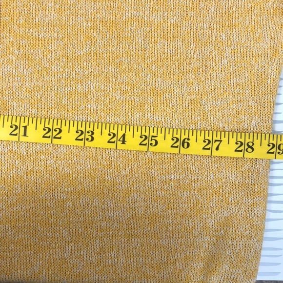 Torrid top in yellow 5 - Picture 5 of 9